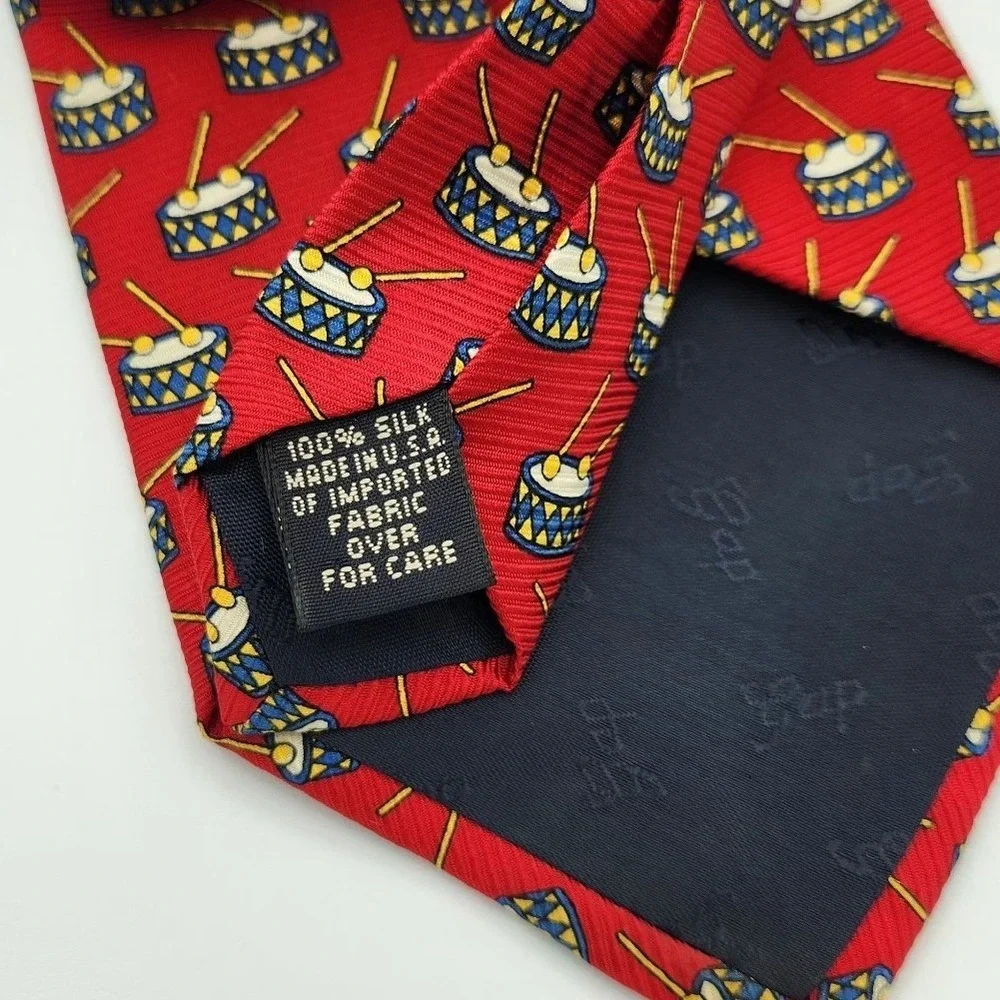 Gap Premium Men's 100% Silk Tie Red Holiday‎ Musical Drums Drumsticks Novelty